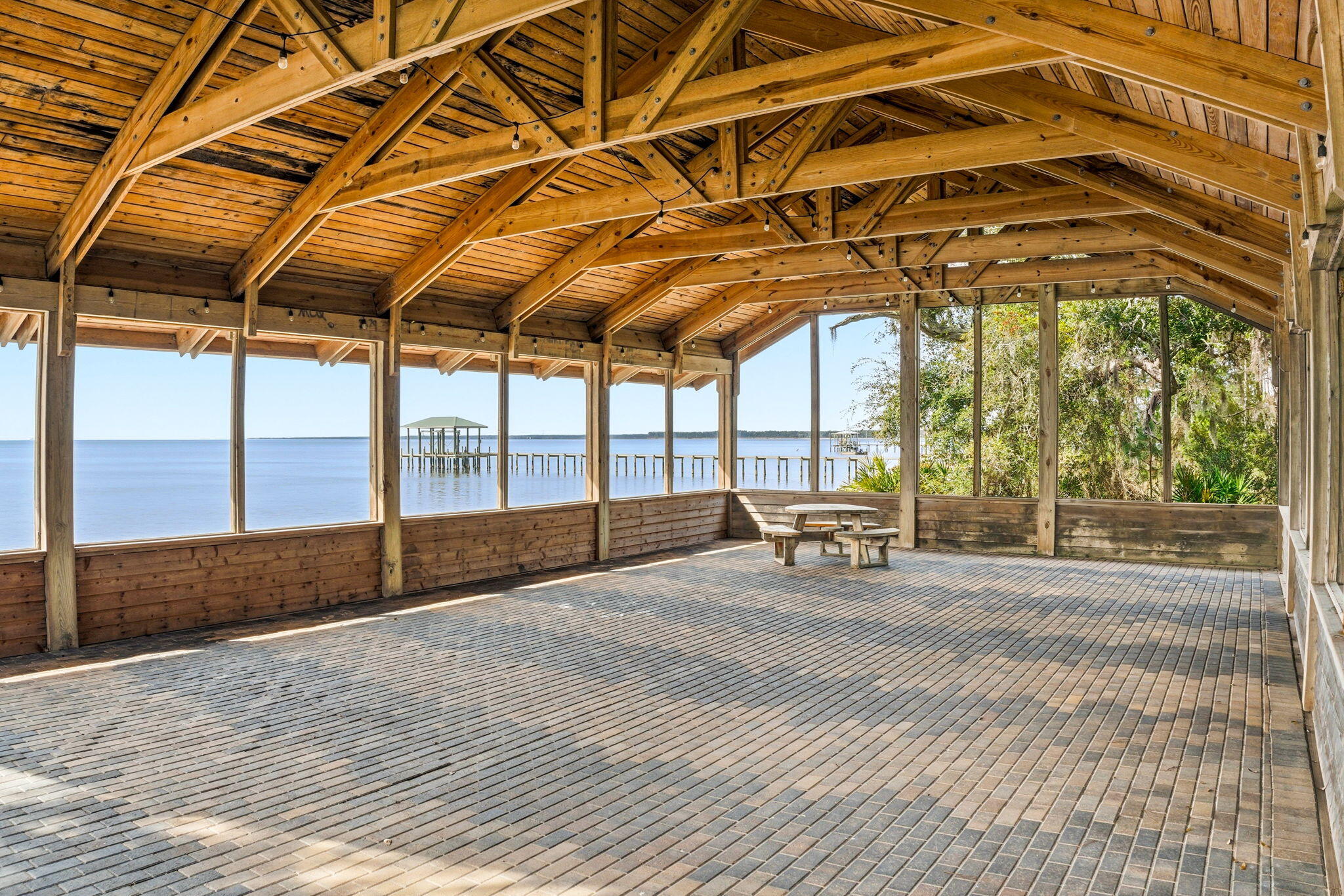 HAMMOCK BAY - Residential Lease