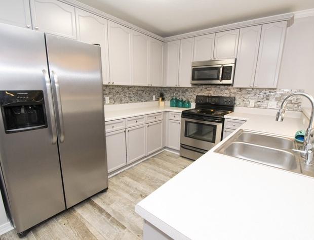 ROYAL SEAESTA TOWNHOMES - Residential