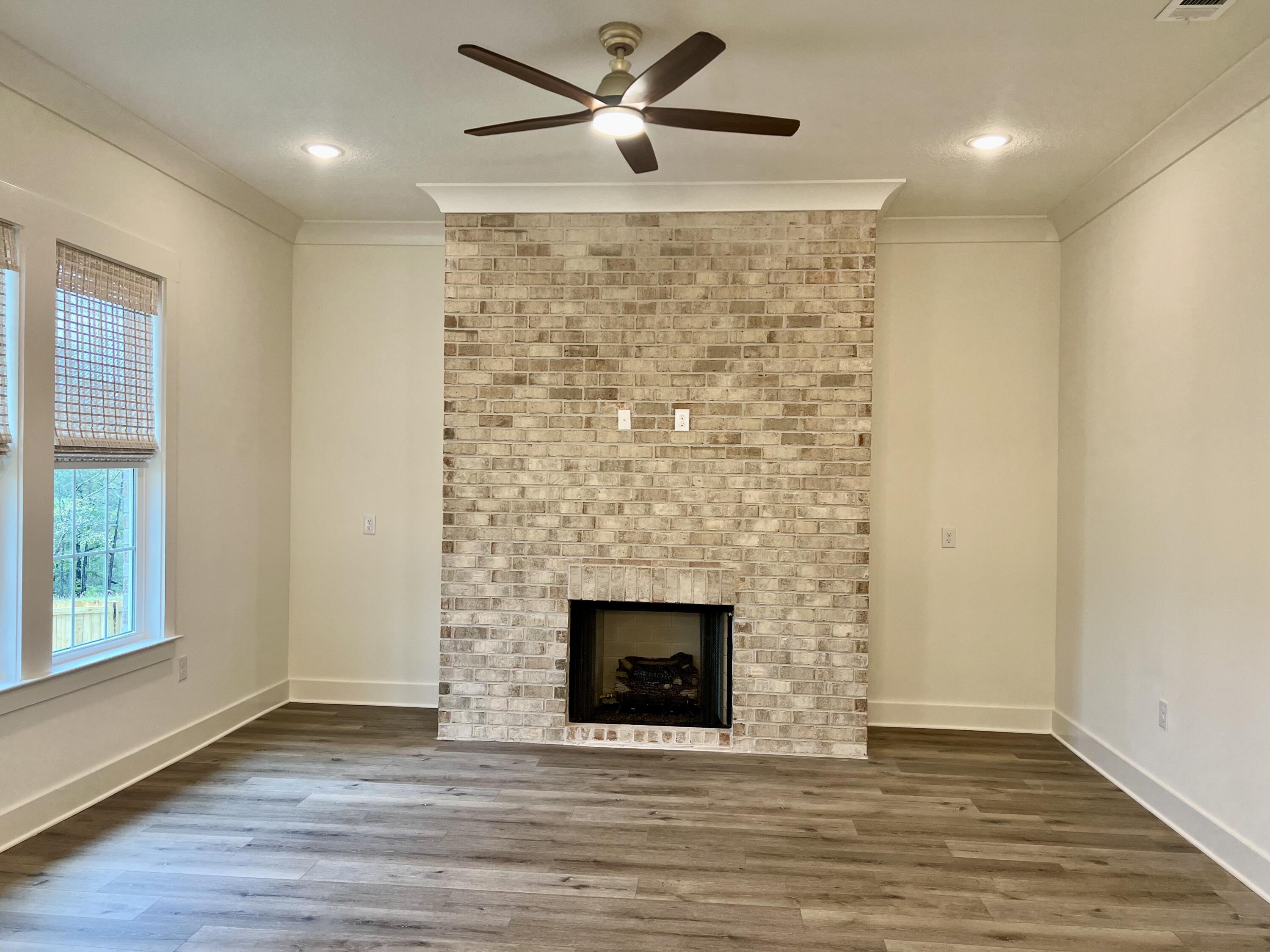 DEER MOSS CREEK - Residential