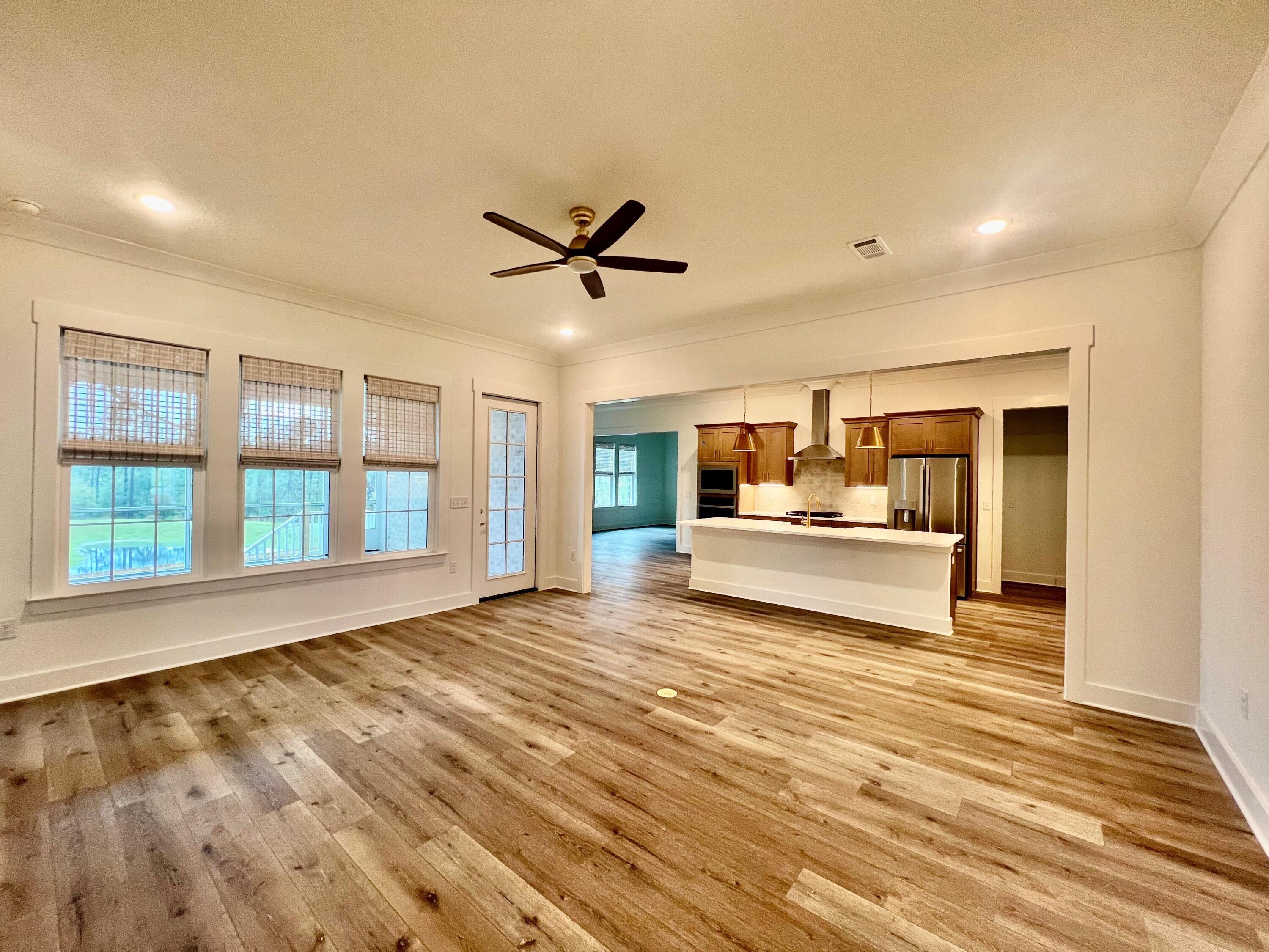 DEER MOSS CREEK - Residential