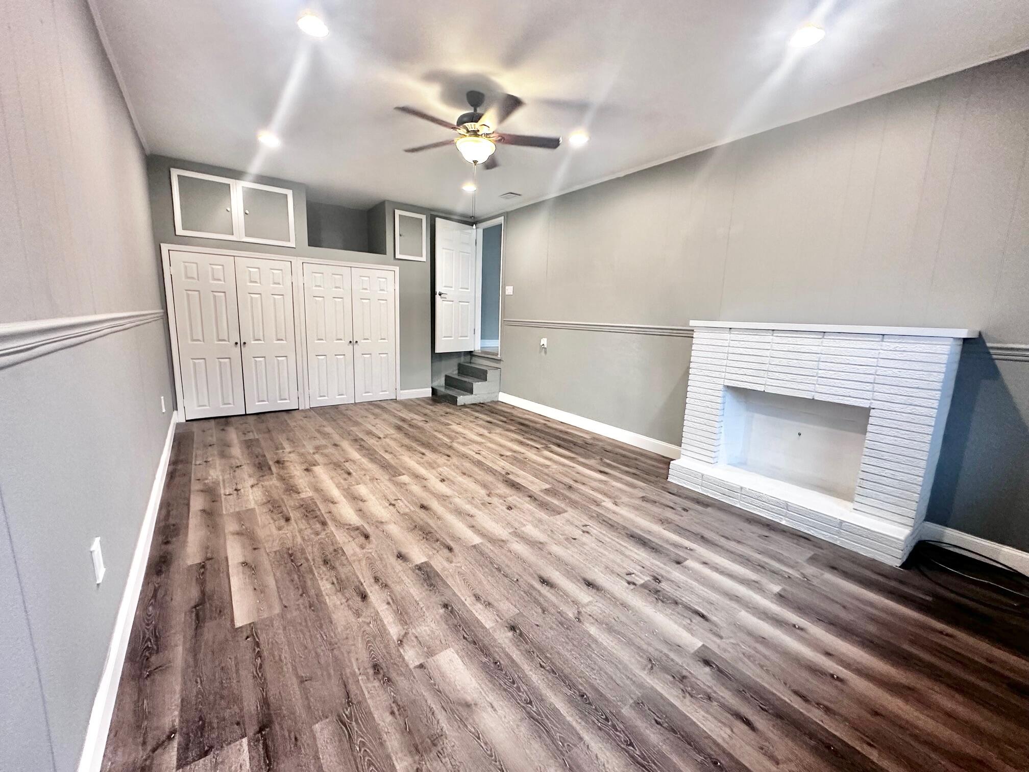 WARRINGTON COURT - Residential