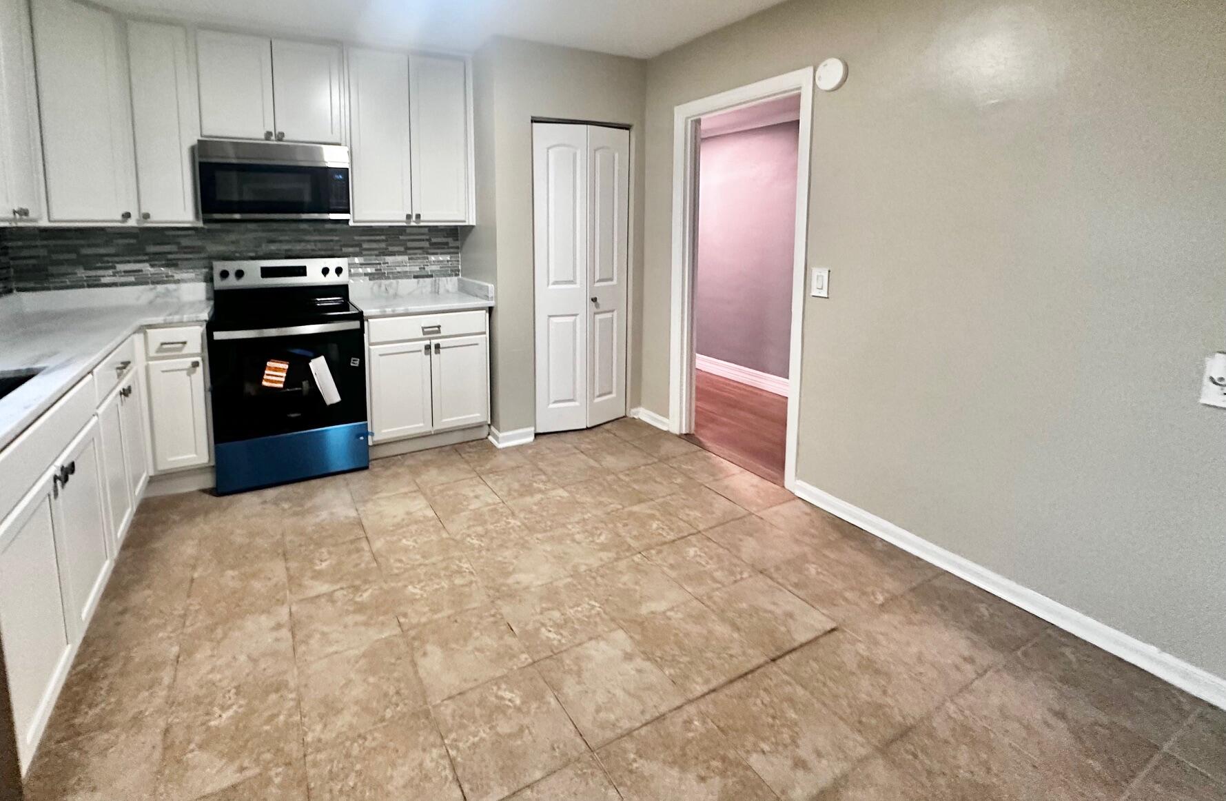 WARRINGTON COURT - Residential