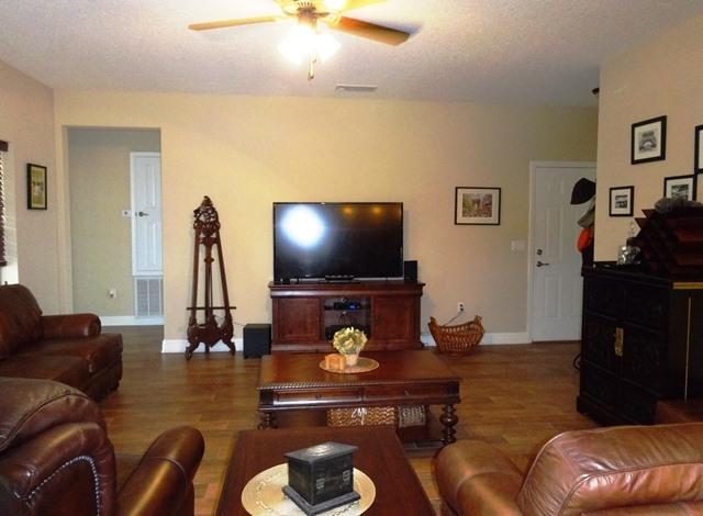 WINDMEADOWS - Residential