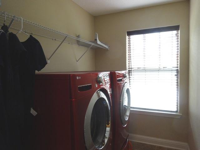 WINDMEADOWS - Residential