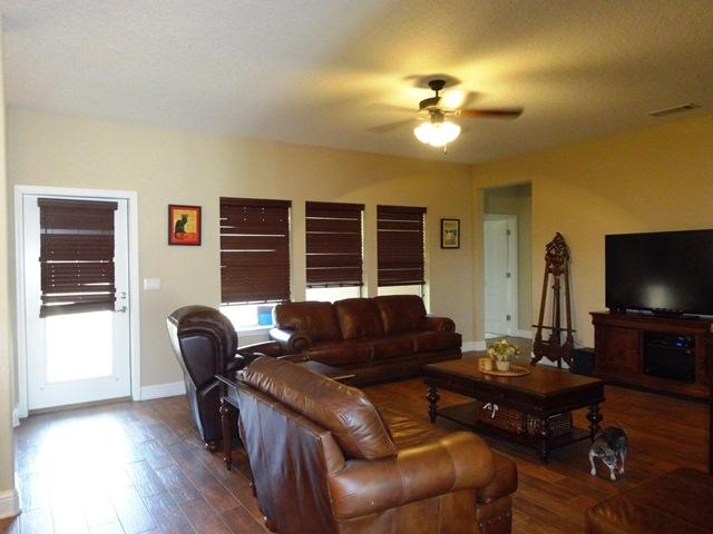 WINDMEADOWS - Residential