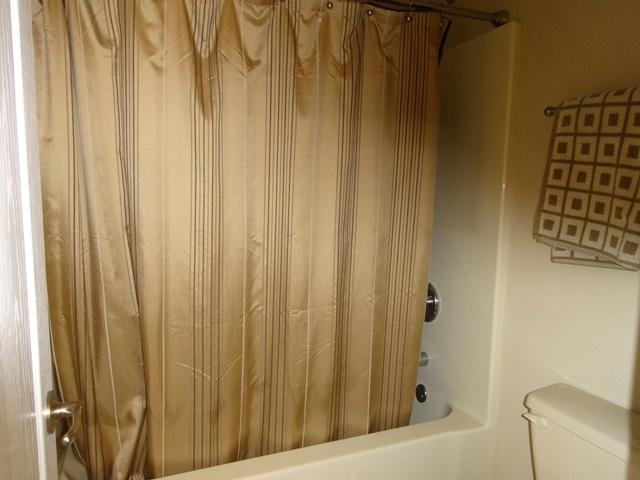 WINDMEADOWS - Residential