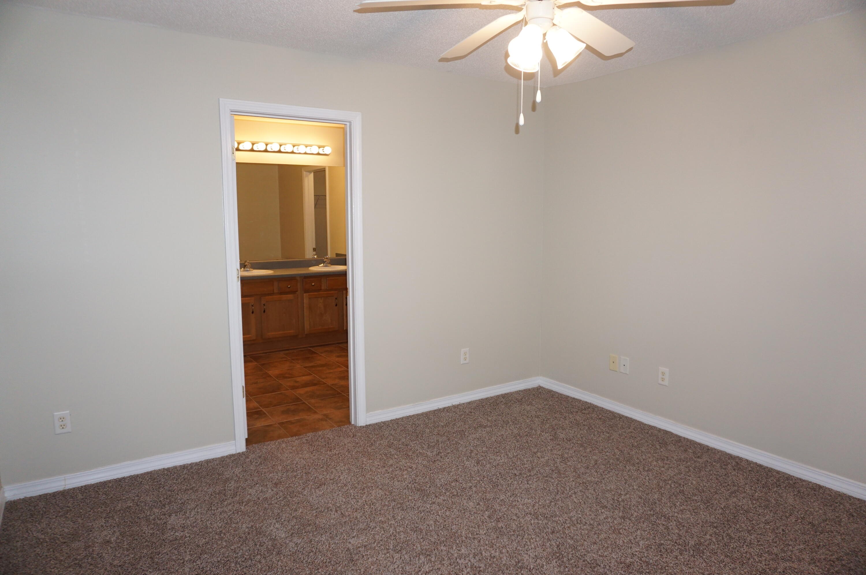 TRIPLE LAKES ESTATES - Residential