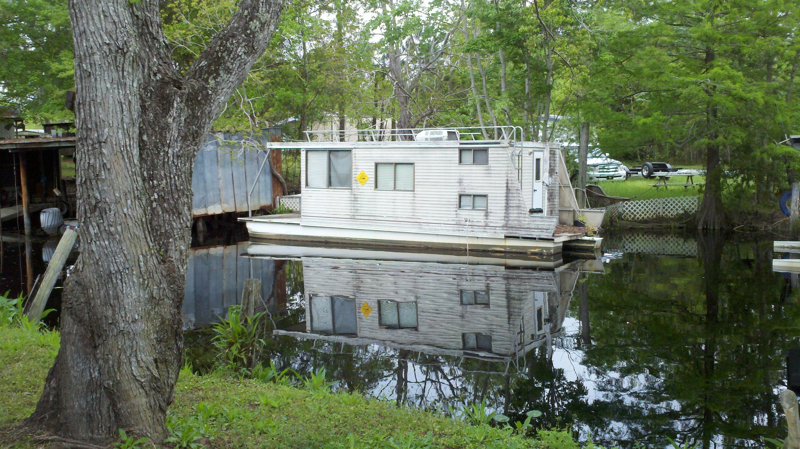 Known as ''Black Creek Lodge'' - Residential