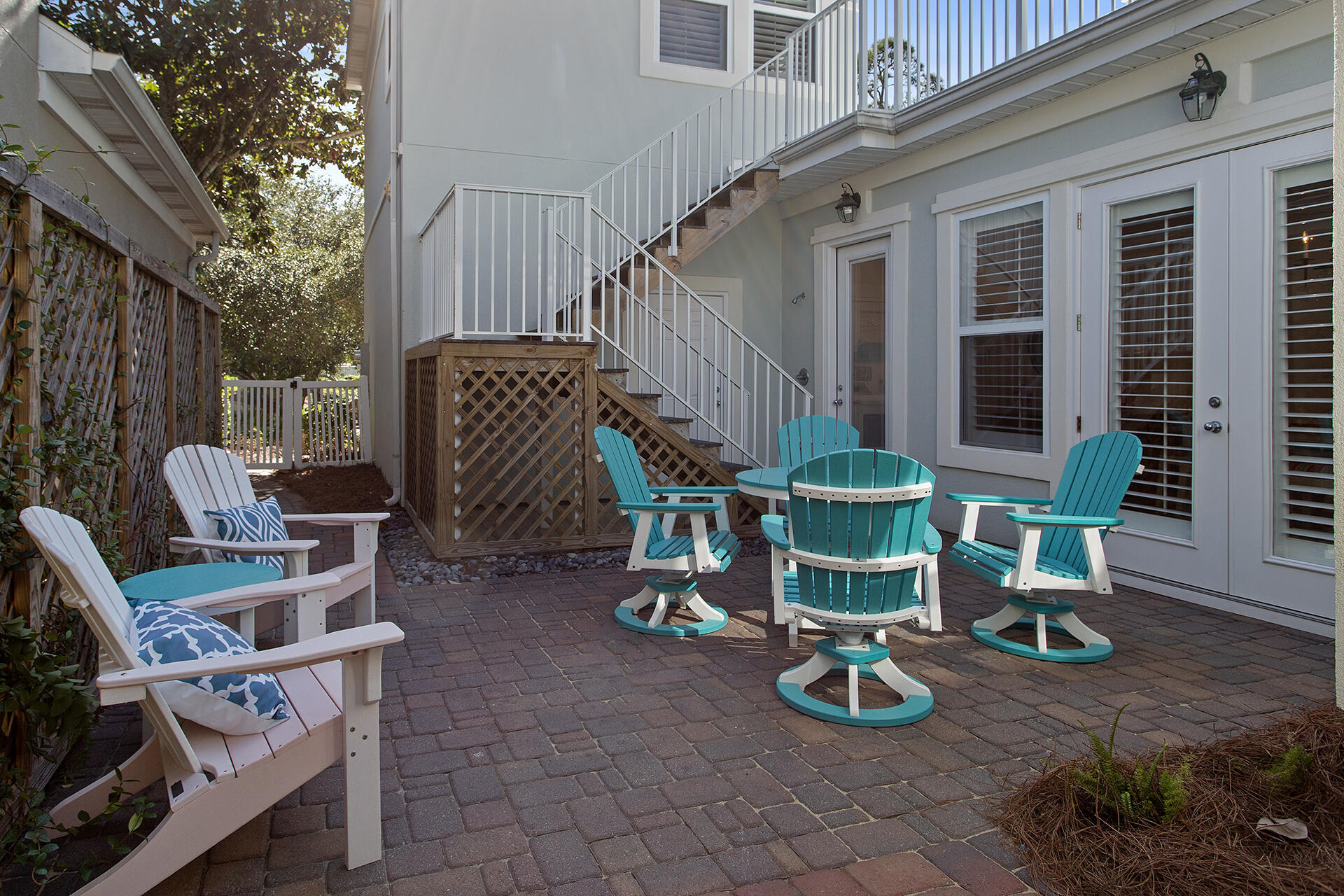 FAIRWAY VILLAS - Residential