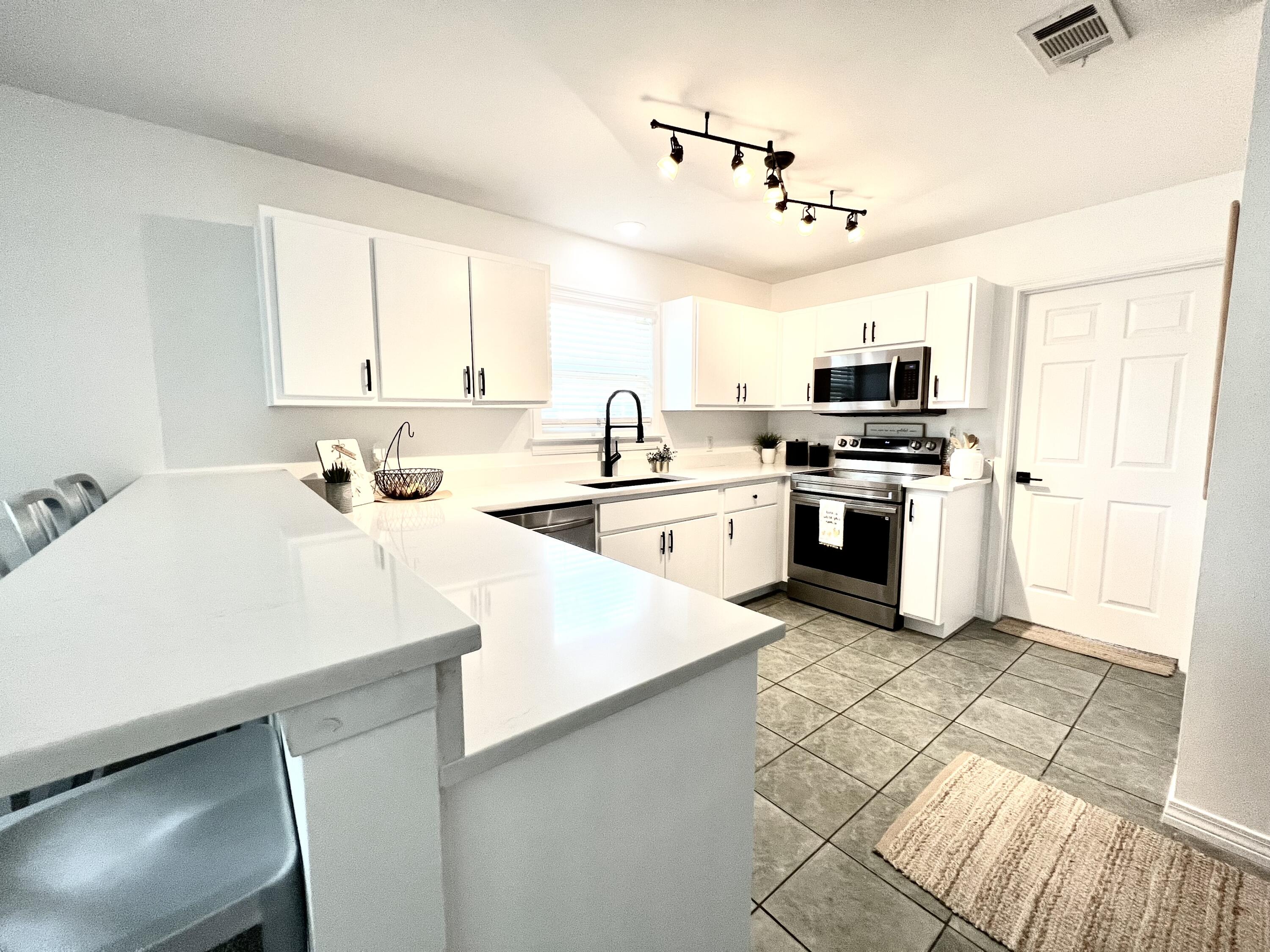 SHELTER COVE ESTATES - Residential