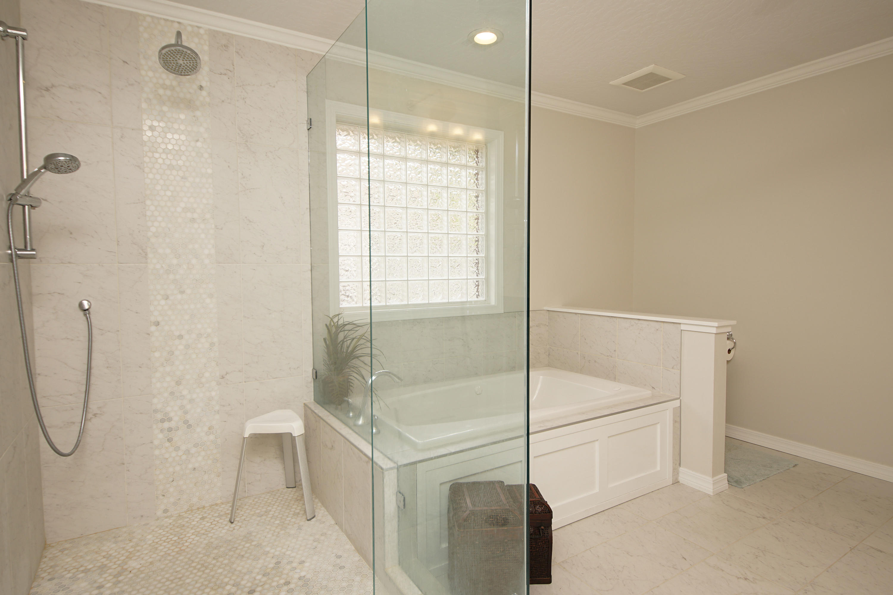 BAYOU POQUITO - Residential