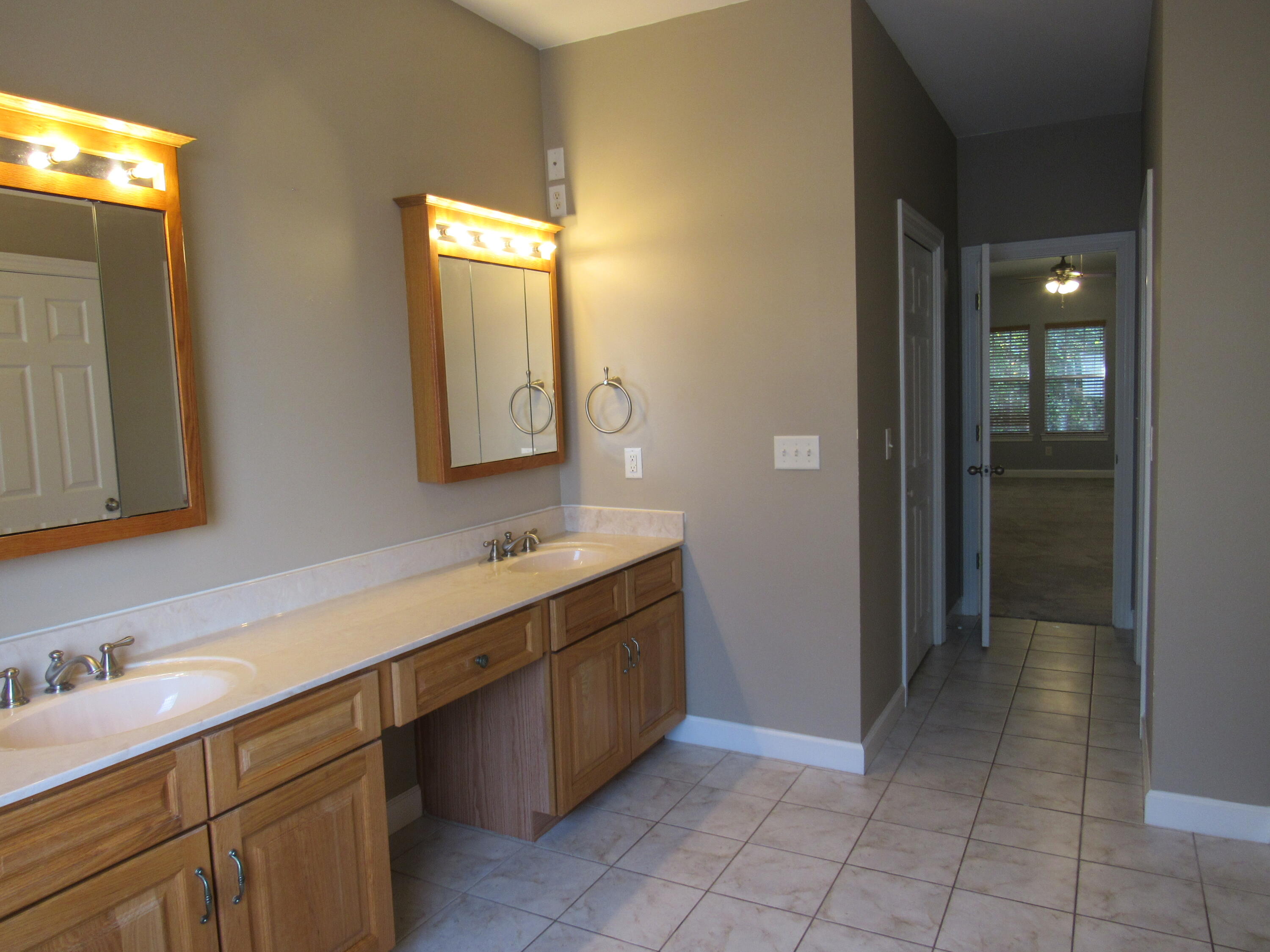 VALPARAISO (232200.00) - Residential