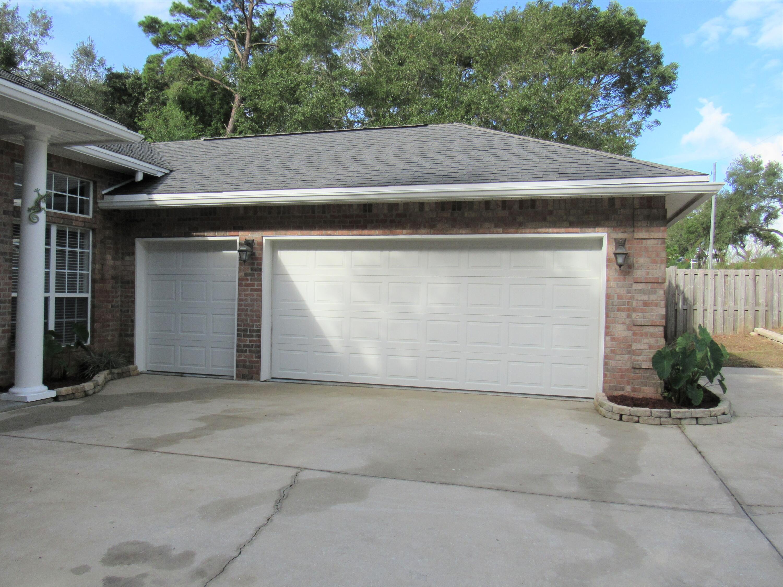 VALPARAISO (232200.00) - Residential