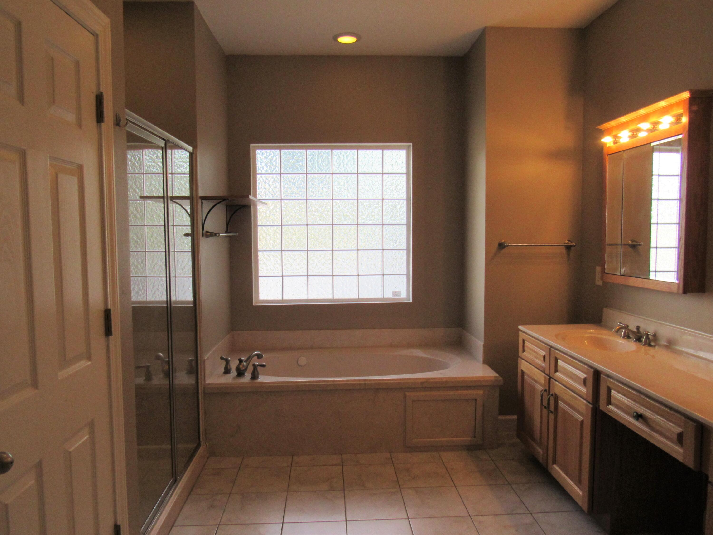 VALPARAISO (232200.00) - Residential