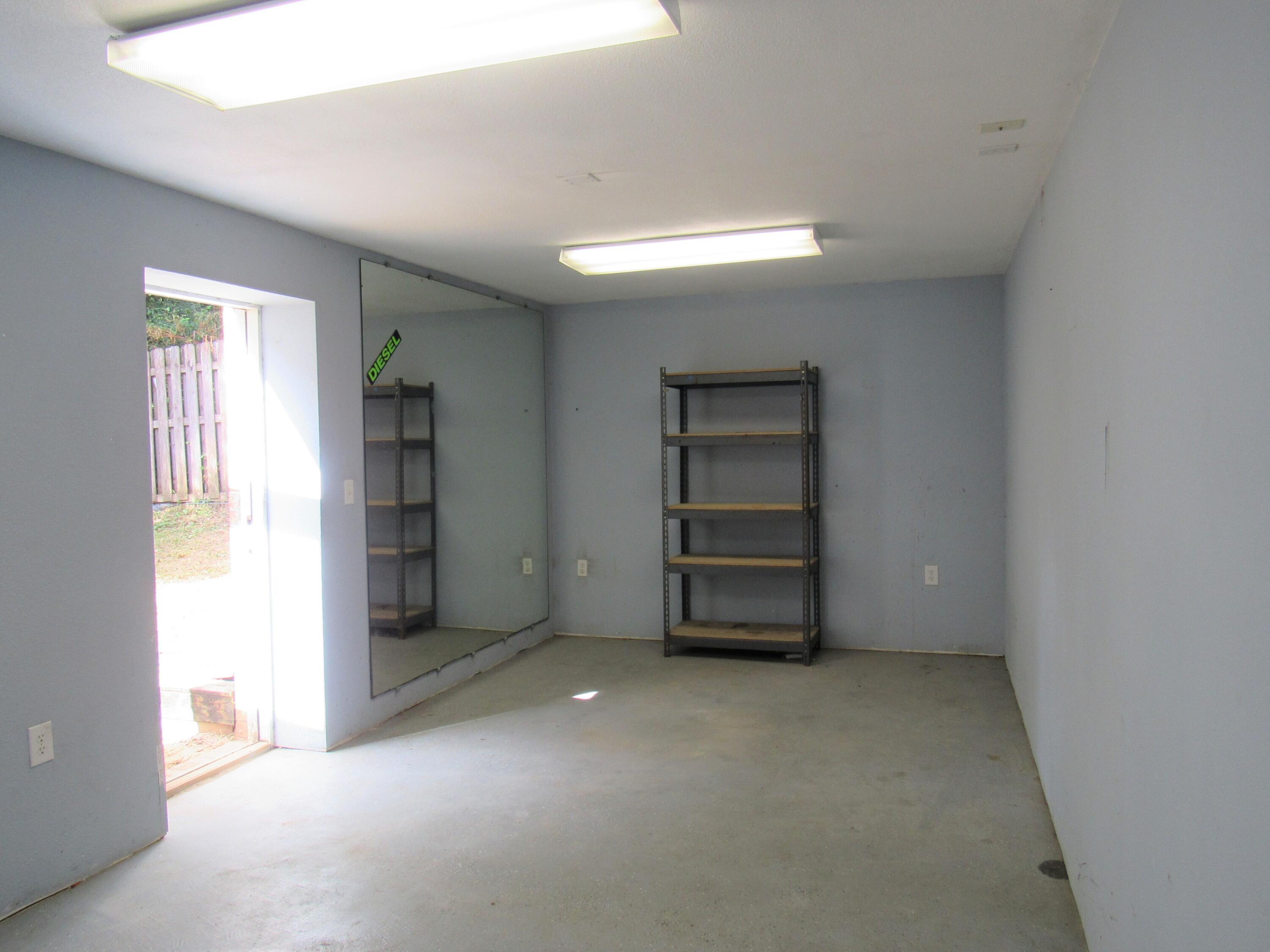 VALPARAISO (232200.00) - Residential