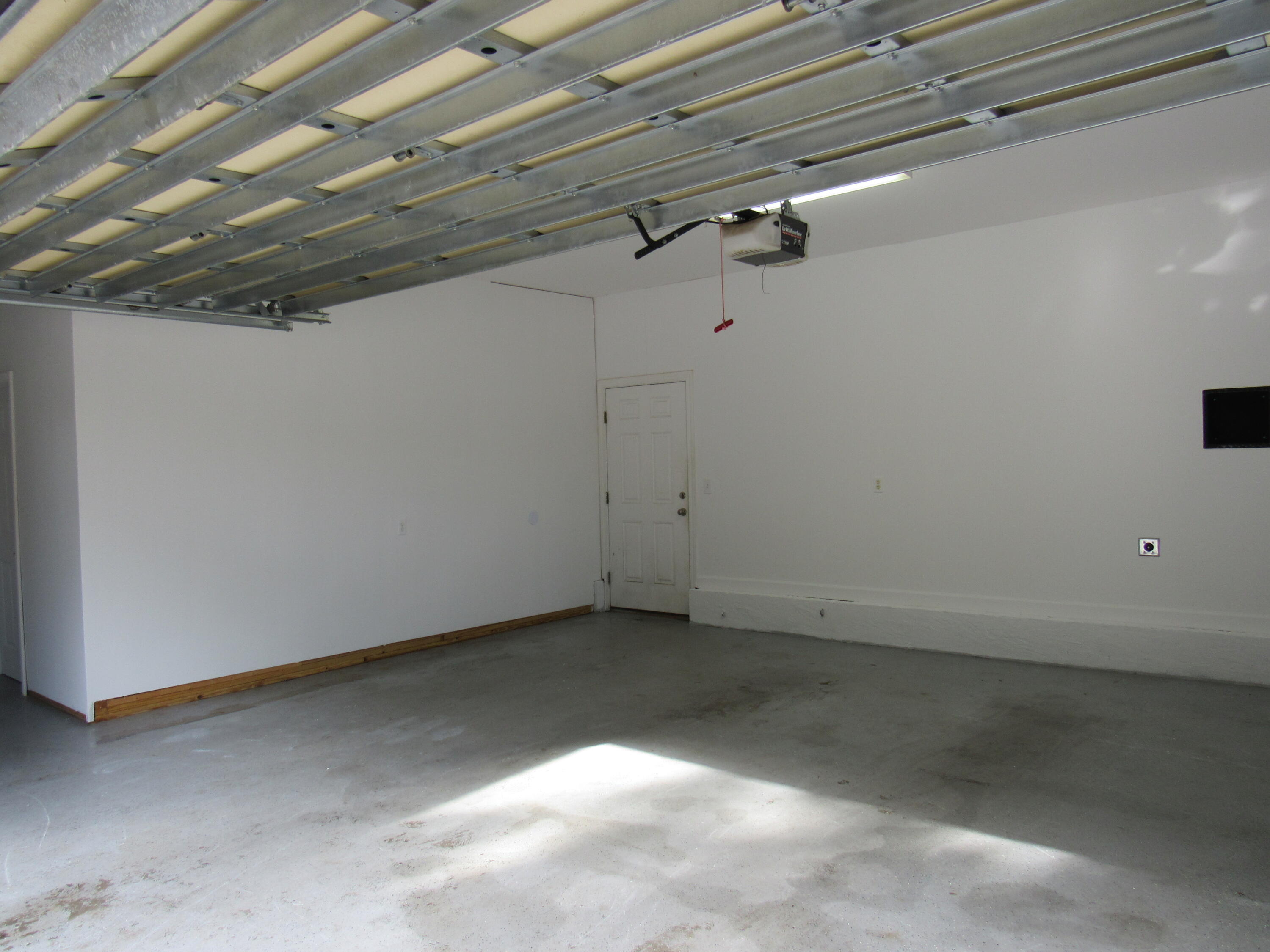 VALPARAISO (232200.00) - Residential