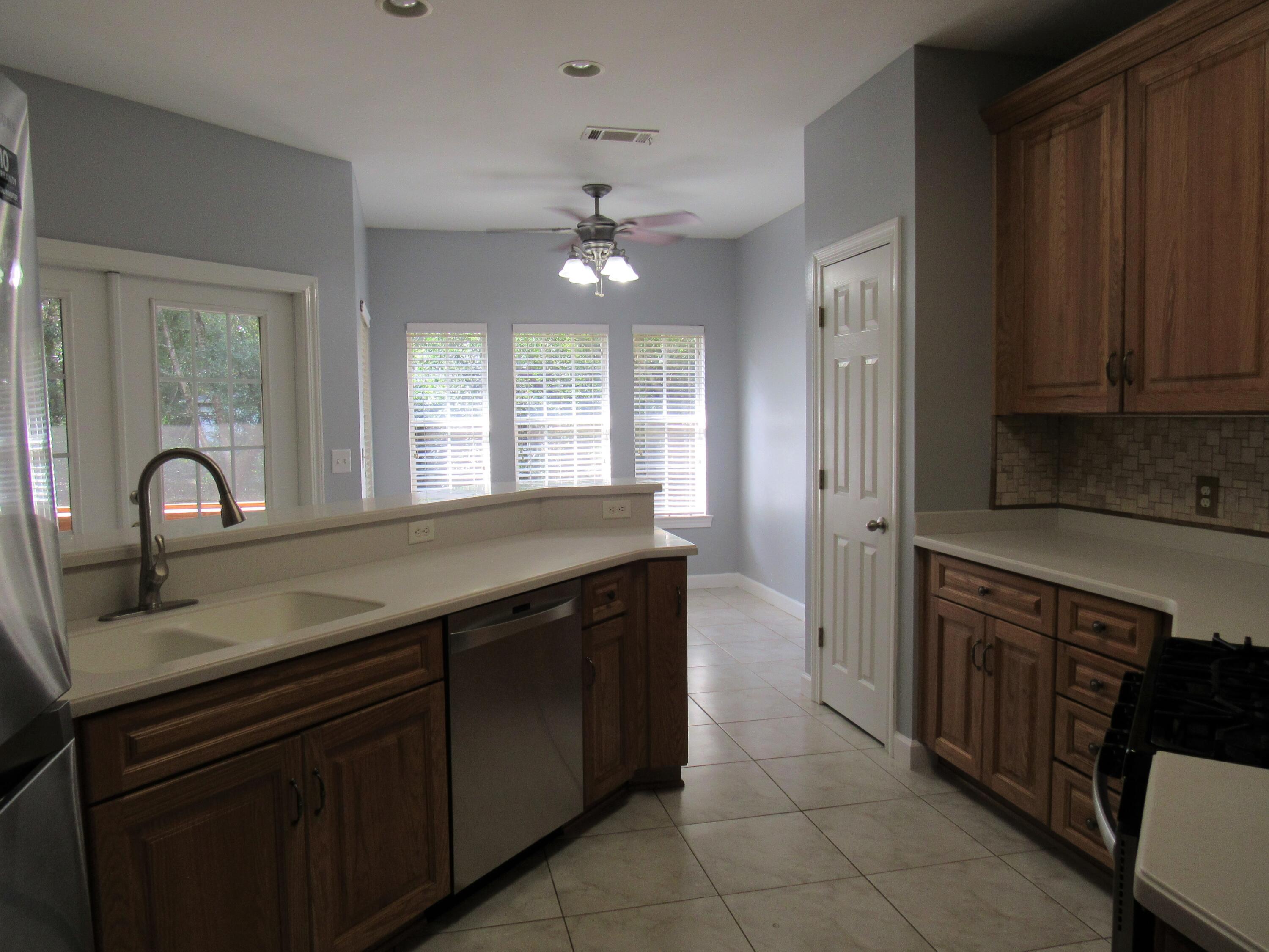 VALPARAISO (232200.00) - Residential