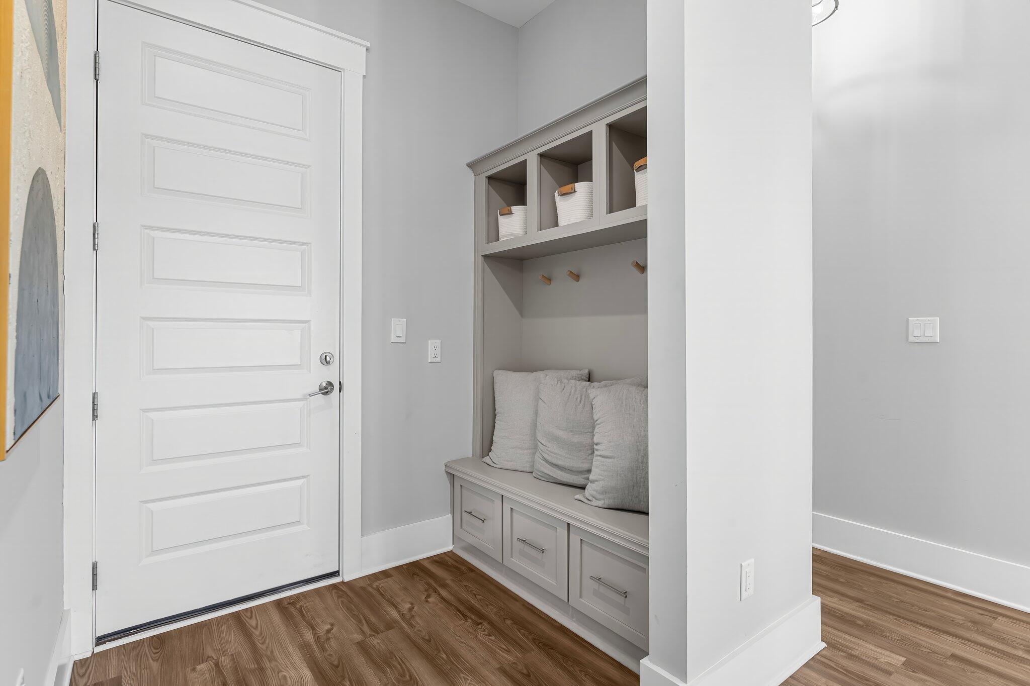 TWIN PALMS - Residential