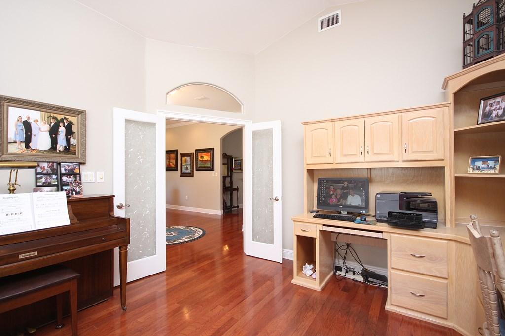 DANA POINTE PH 2 - Residential