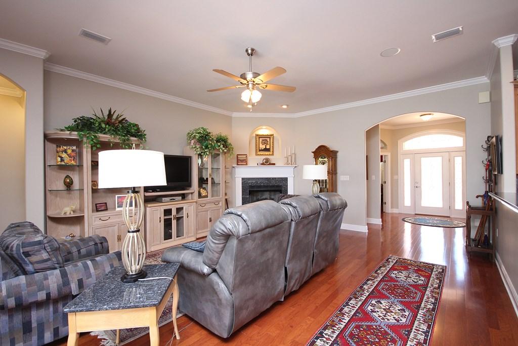 DANA POINTE PH 2 - Residential