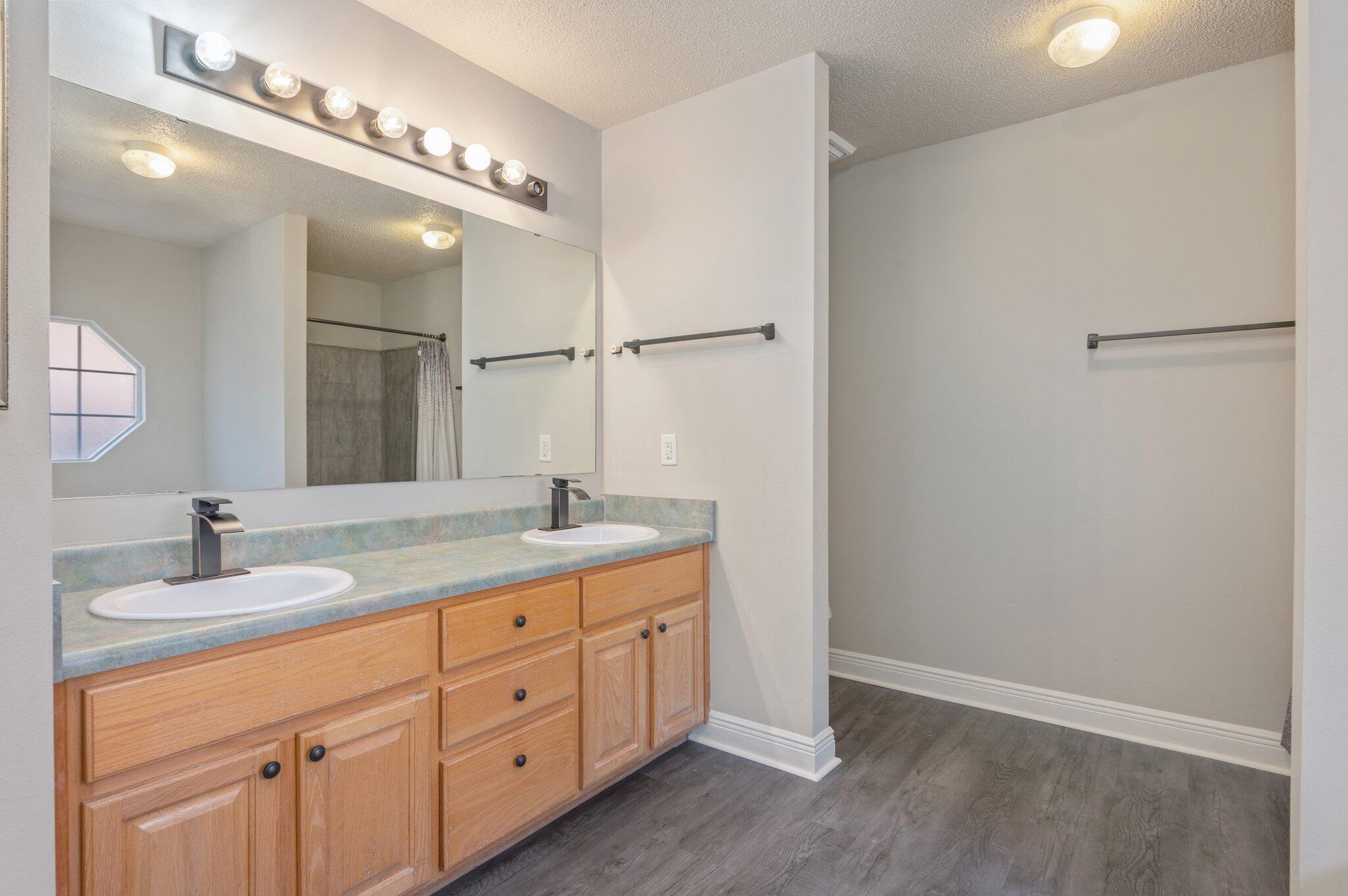 FOX VALLEY PH I - Residential Lease