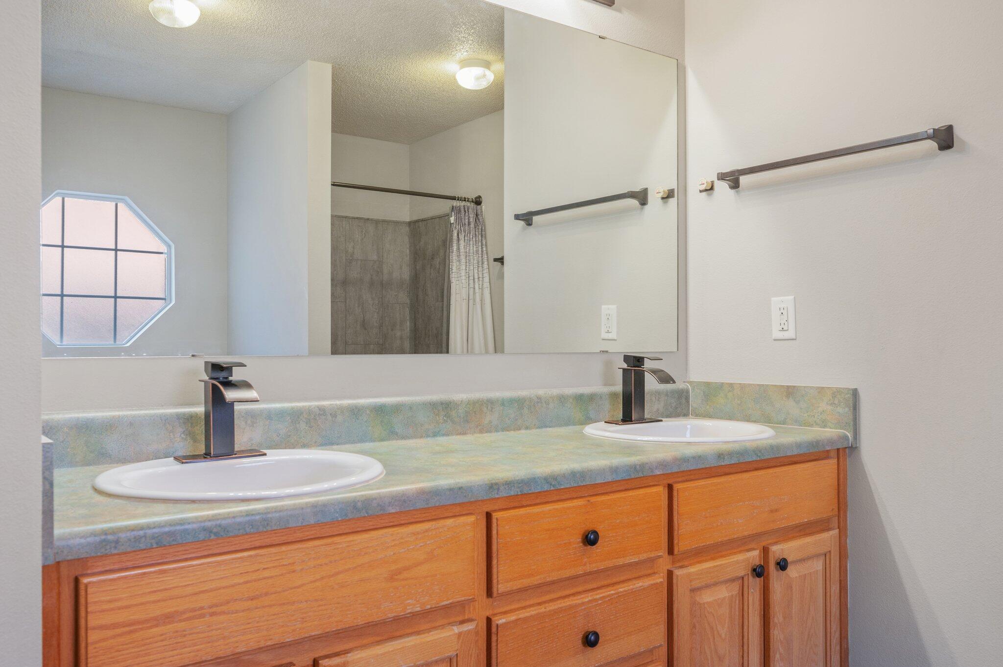 FOX VALLEY PH I - Residential Lease