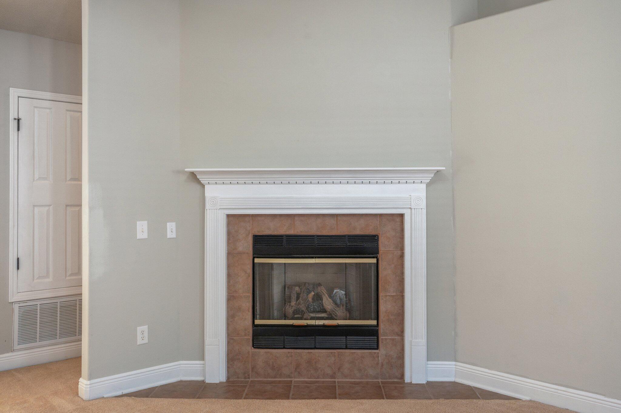 FOX VALLEY PH I - Residential Lease