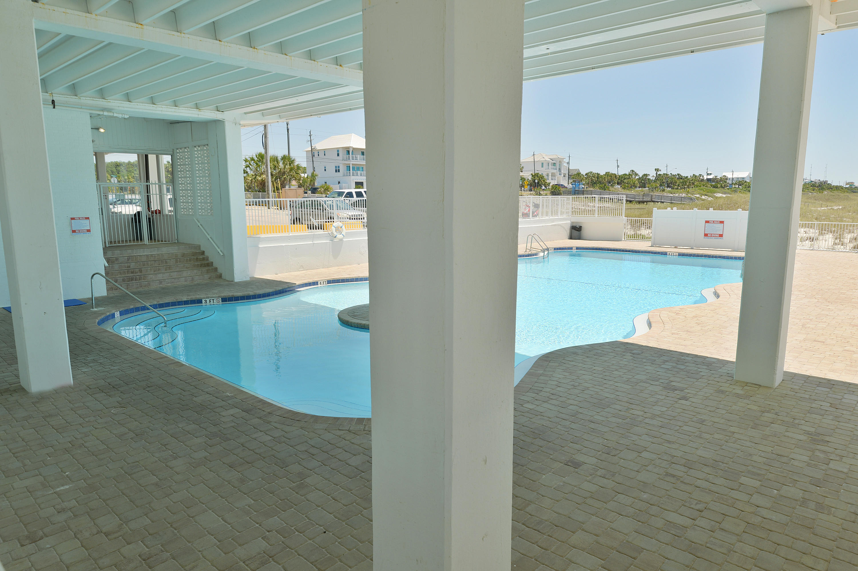 Fontainebleau Terrace - Residential