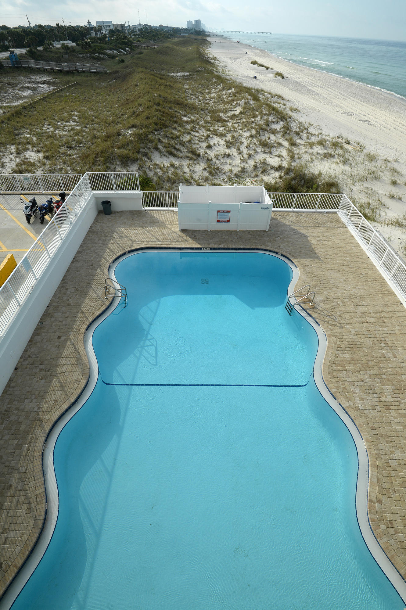 Fontainebleau Terrace - Residential