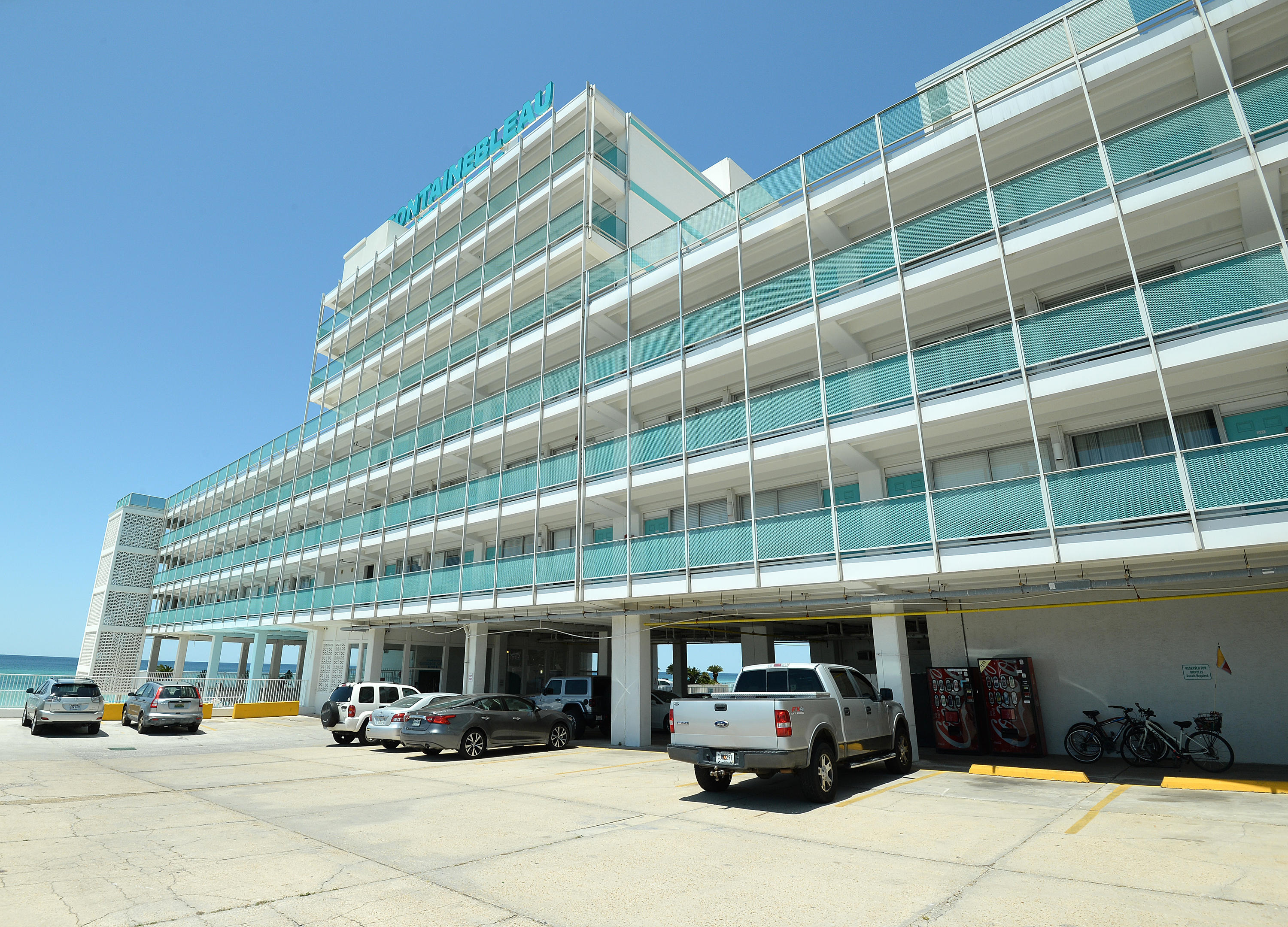 Fontainebleau Terrace - Residential