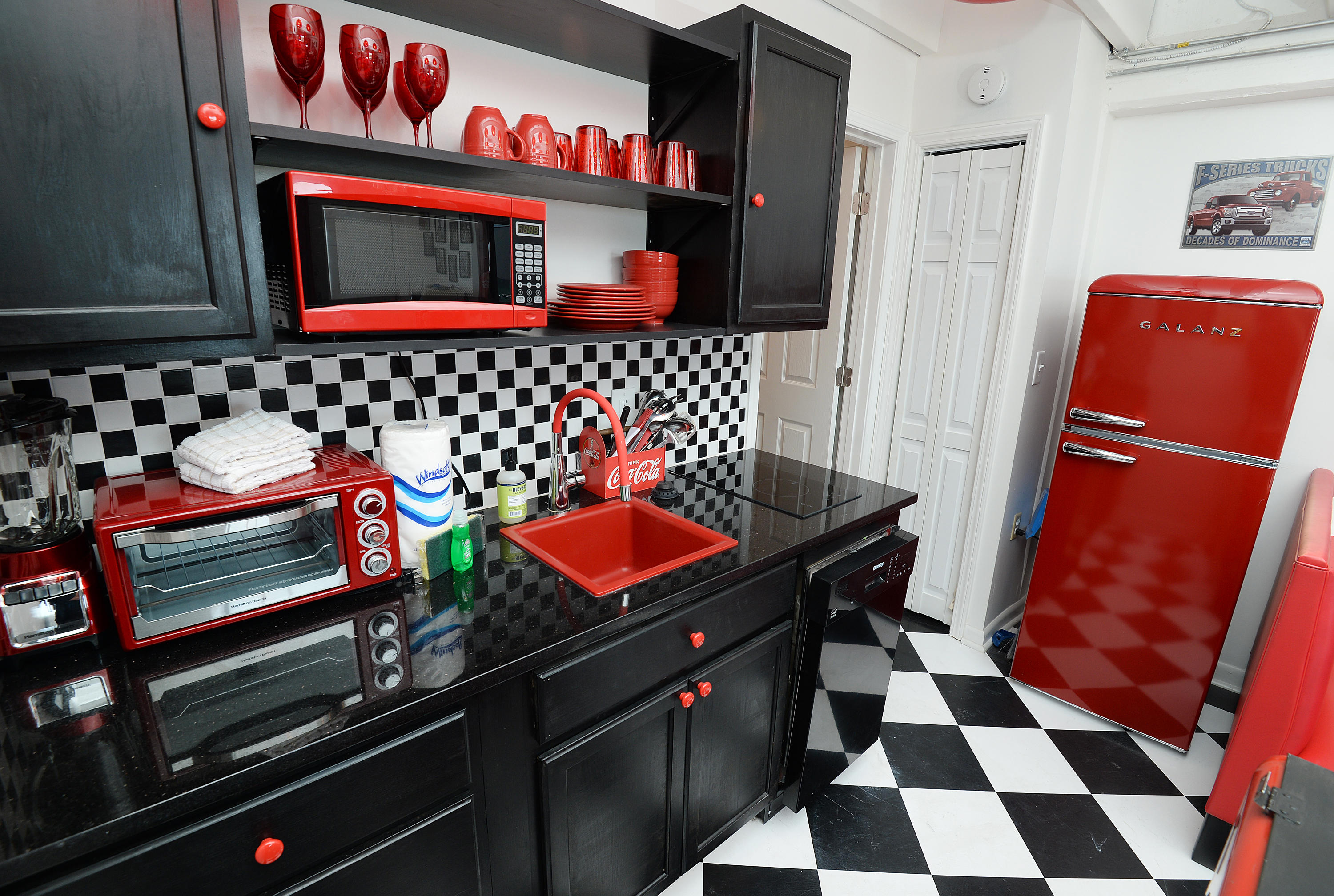 Fontainebleau Terrace - Residential