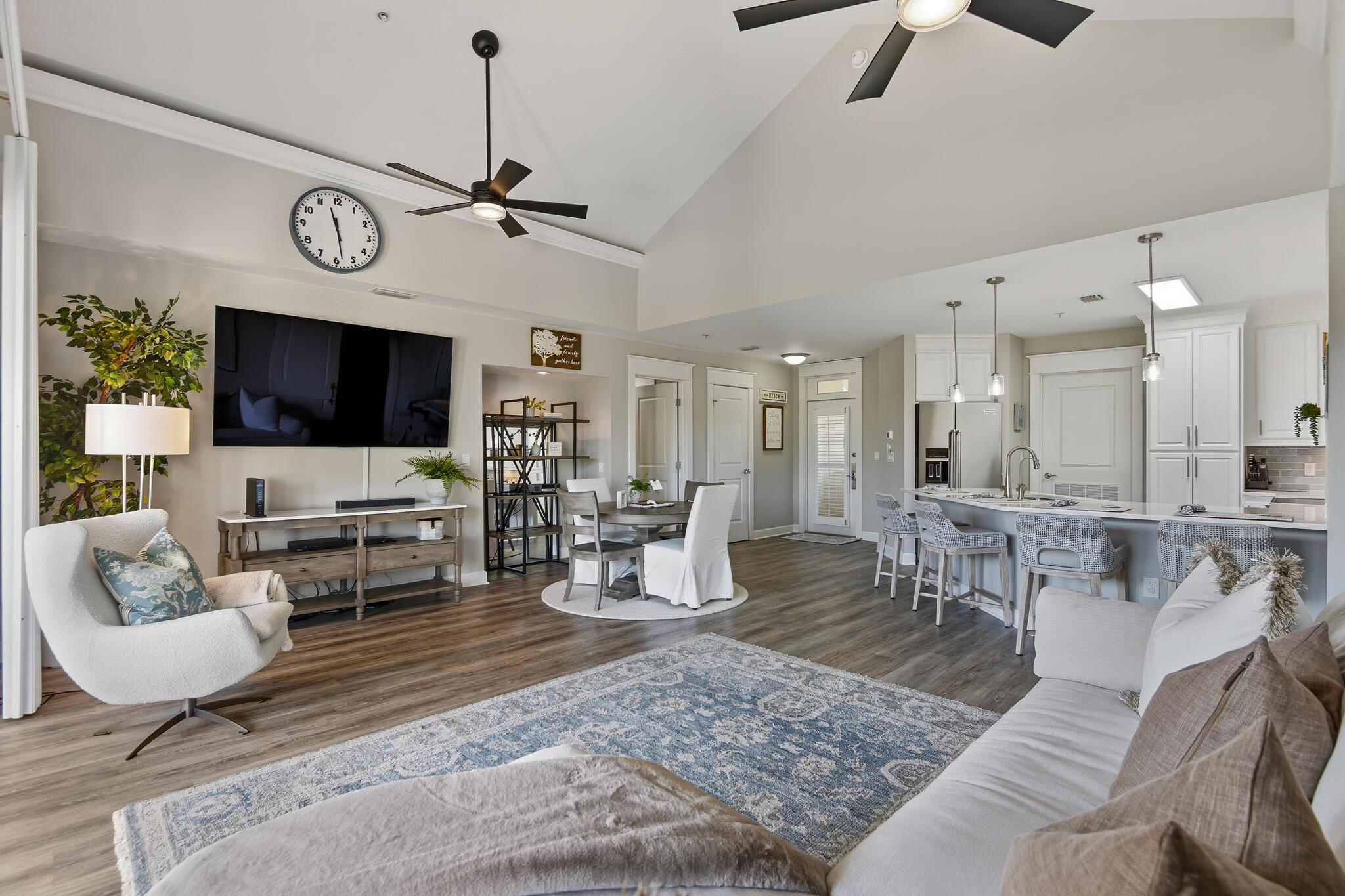 PINE RIDGE VILLAS - Residential