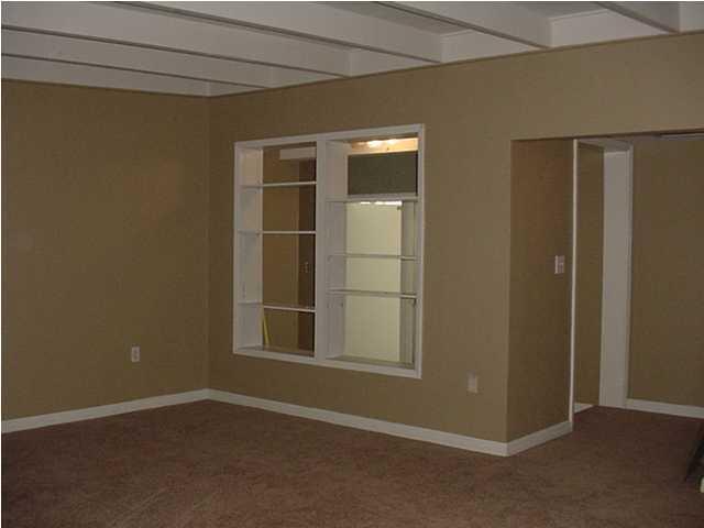 ELLIOTTS POINT - Residential