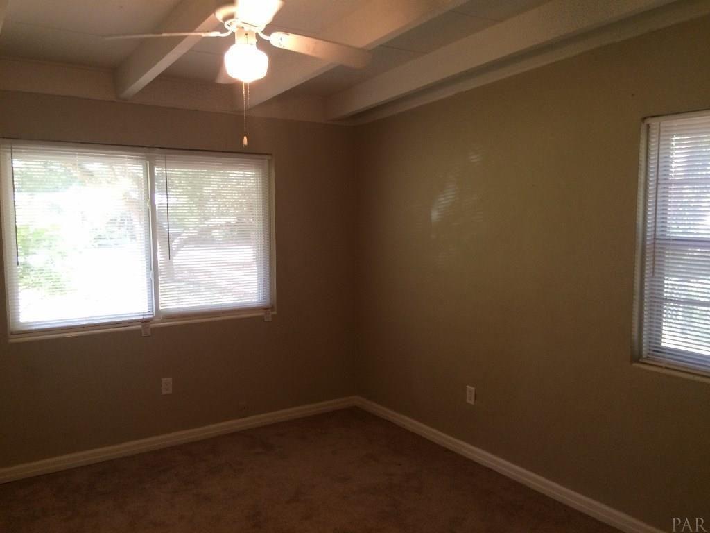 ELLIOTTS POINT - Residential