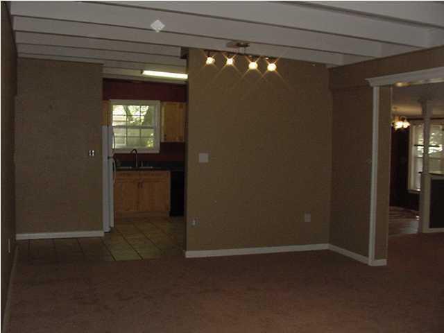 ELLIOTTS POINT - Residential