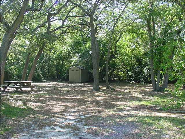 ELLIOTTS POINT - Residential