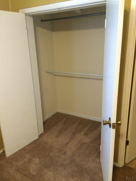 ELLIOTTS POINT - Residential