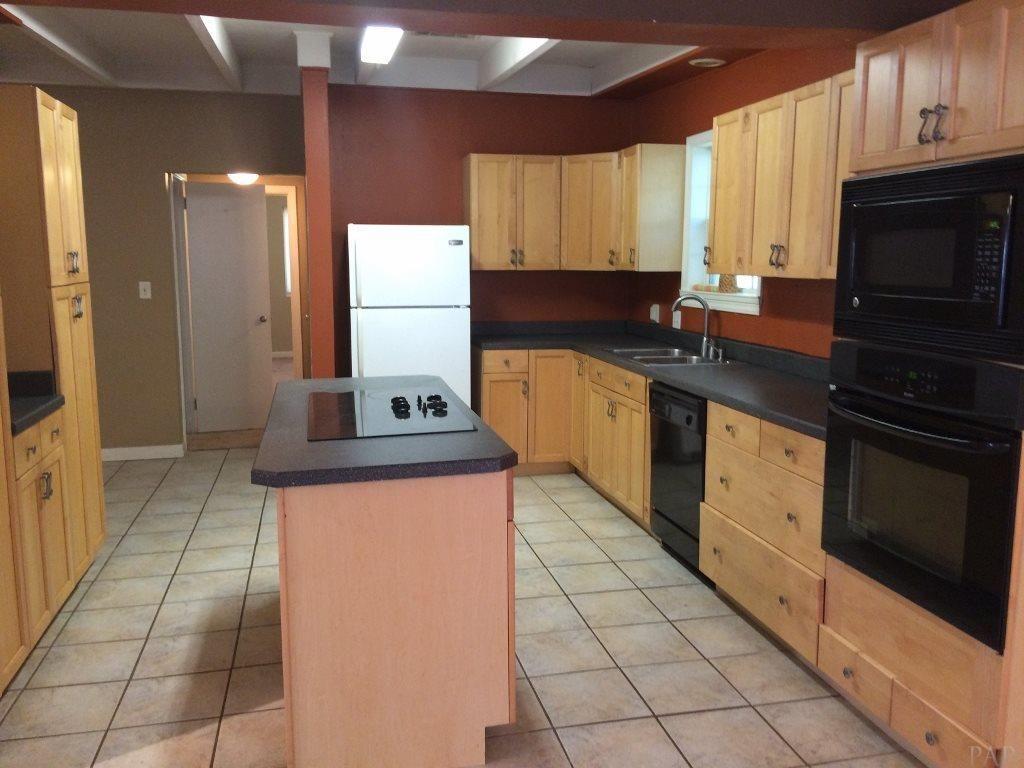 ELLIOTTS POINT - Residential