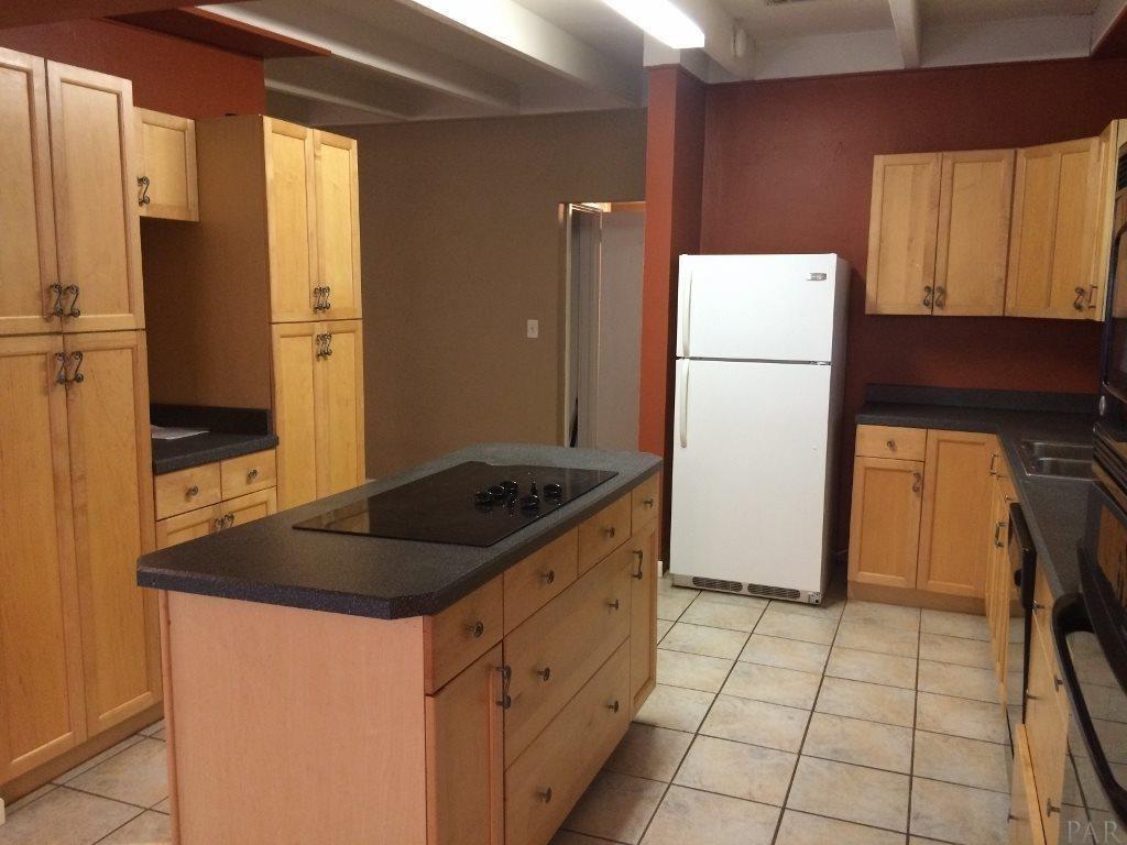 ELLIOTTS POINT - Residential