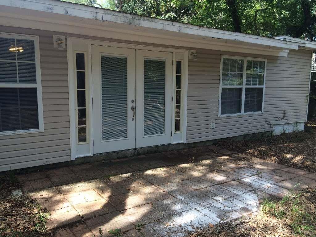 ELLIOTTS POINT - Residential