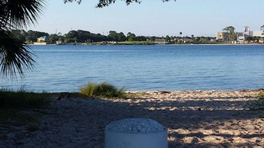 ELLIOTTS POINT - Residential