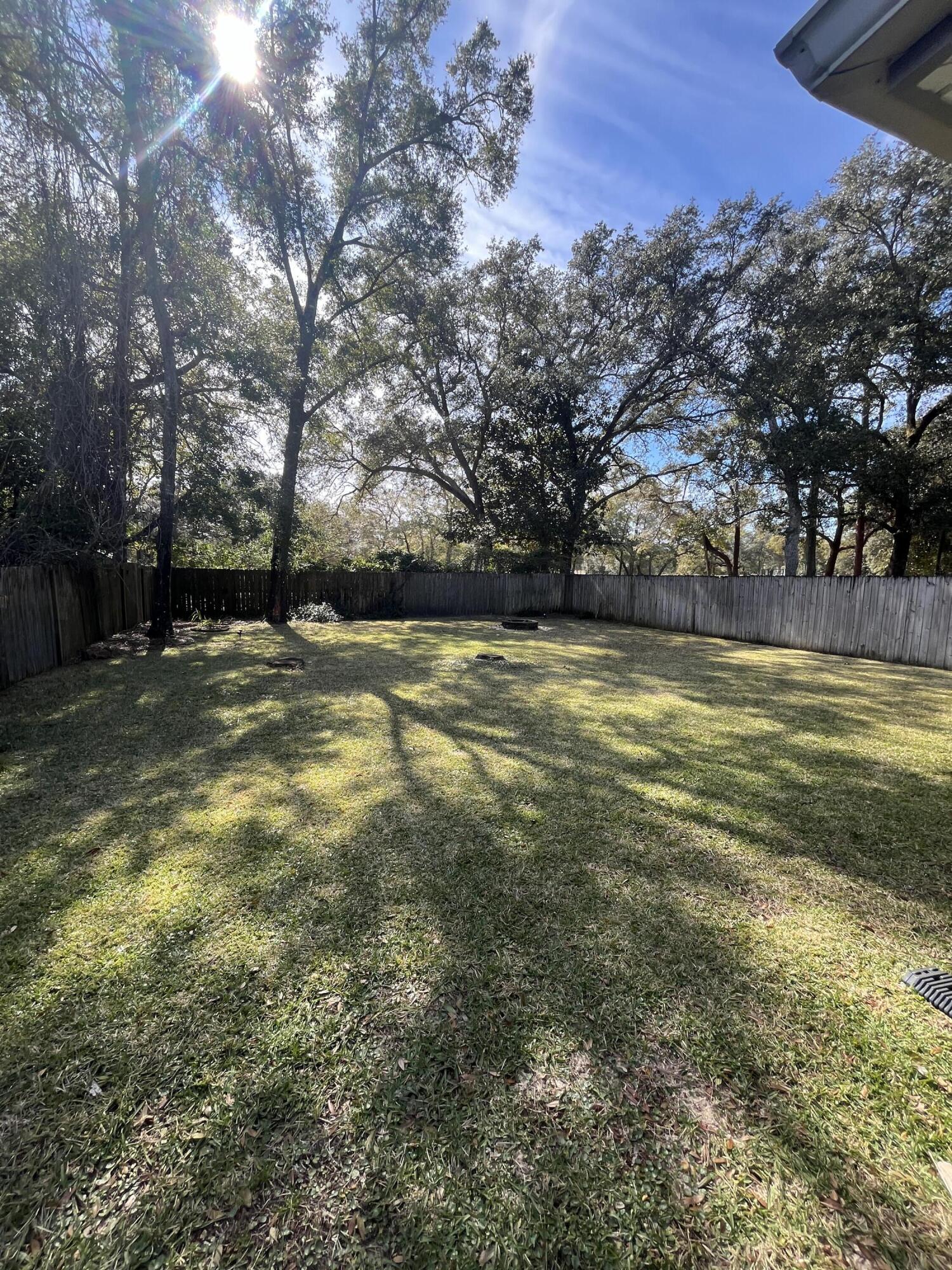 WOODLAND ACRES LOT 5 BLK D - Residential Lease