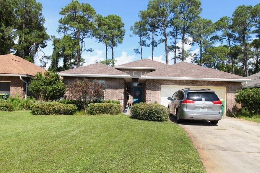 Split floor plan with three bedrooms, two and a half baths, a covered patio, two car garage, and an open floor plan every family desires.  This home also has a nice size dining room and a breakfast nook off the kitchen, and the living room has plenty of room for the family and has a nice touch with a trey ceiling. Lots of windows to bring in natural light.  Large privacy fenced-in backyard.  Make your appointment today...