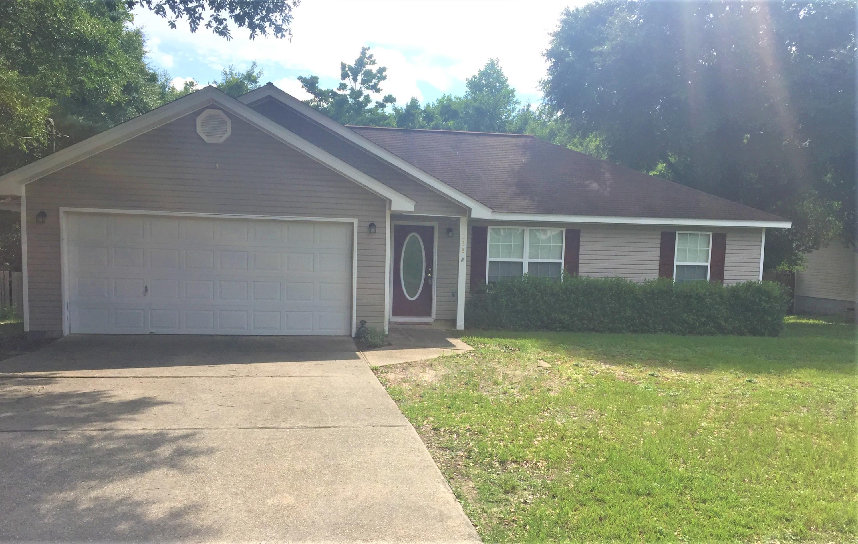 3BD/2BA home located in desirable Winding Creek Estates. Features include custom oak cabinets, side by side fridge, smooth-top-self-cleaning stove, cathedral ceiling in great room, split bedroom plan, and a whirlpool tub in master bath. This all electric home also offers a double car garage!!