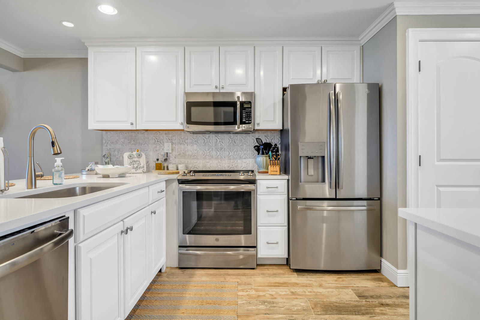 HIGH POINTE RESORT CONDO - Residential