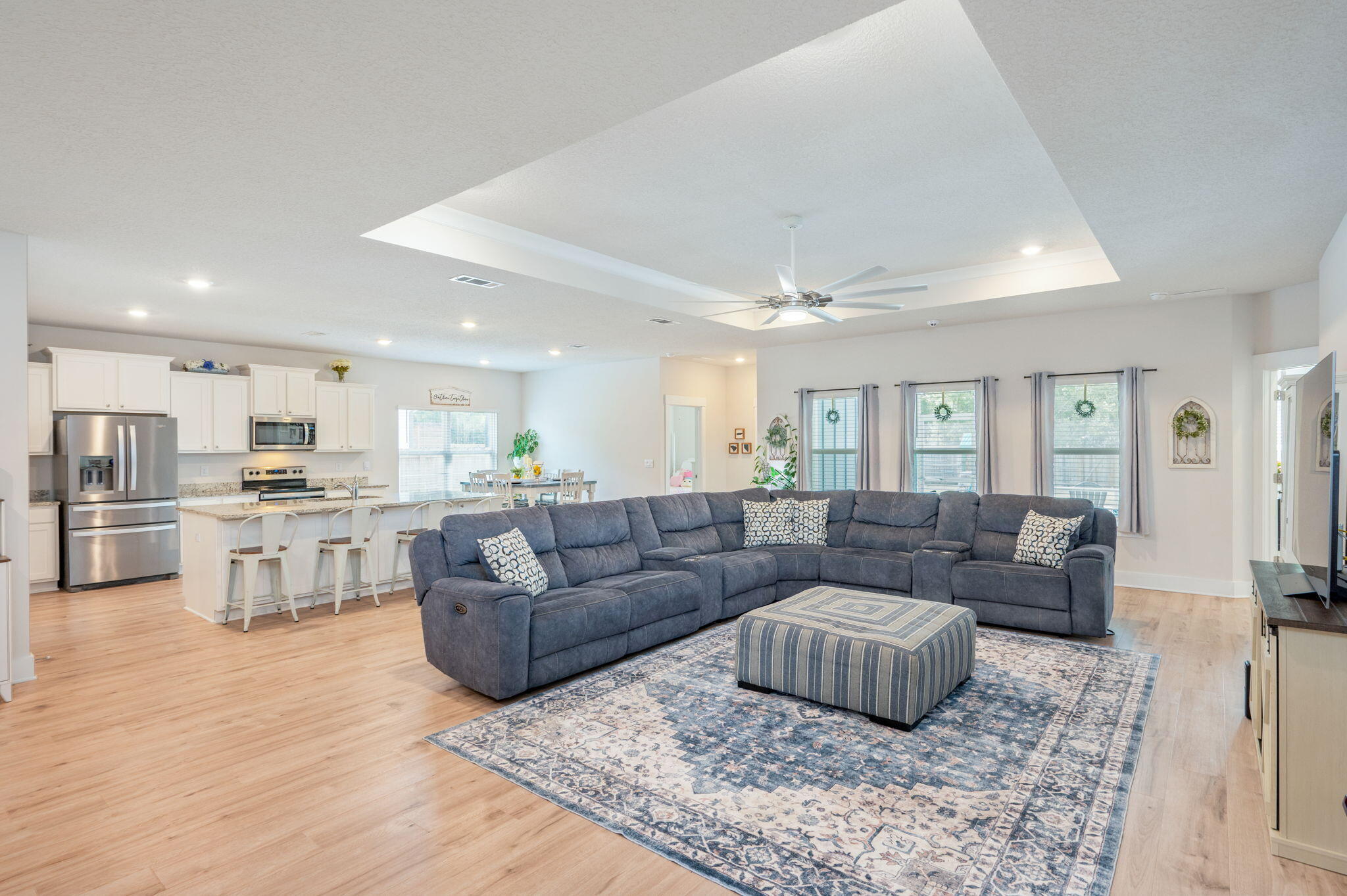 HILLWOOD ESTATES - Residential