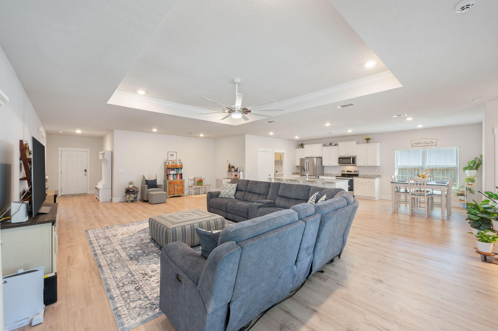 HILLWOOD ESTATES - Residential