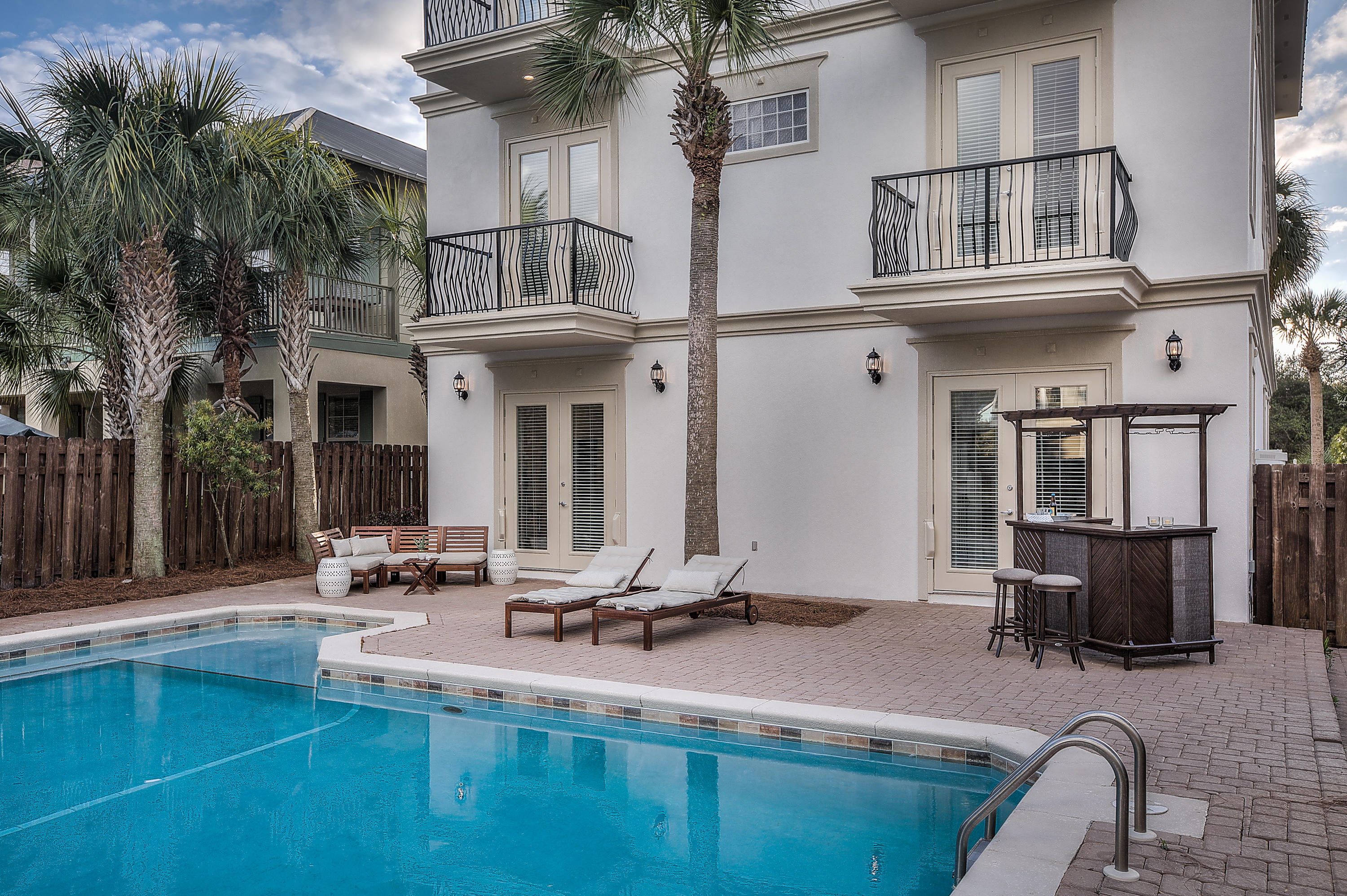 GULF SHORE MANOR - Residential