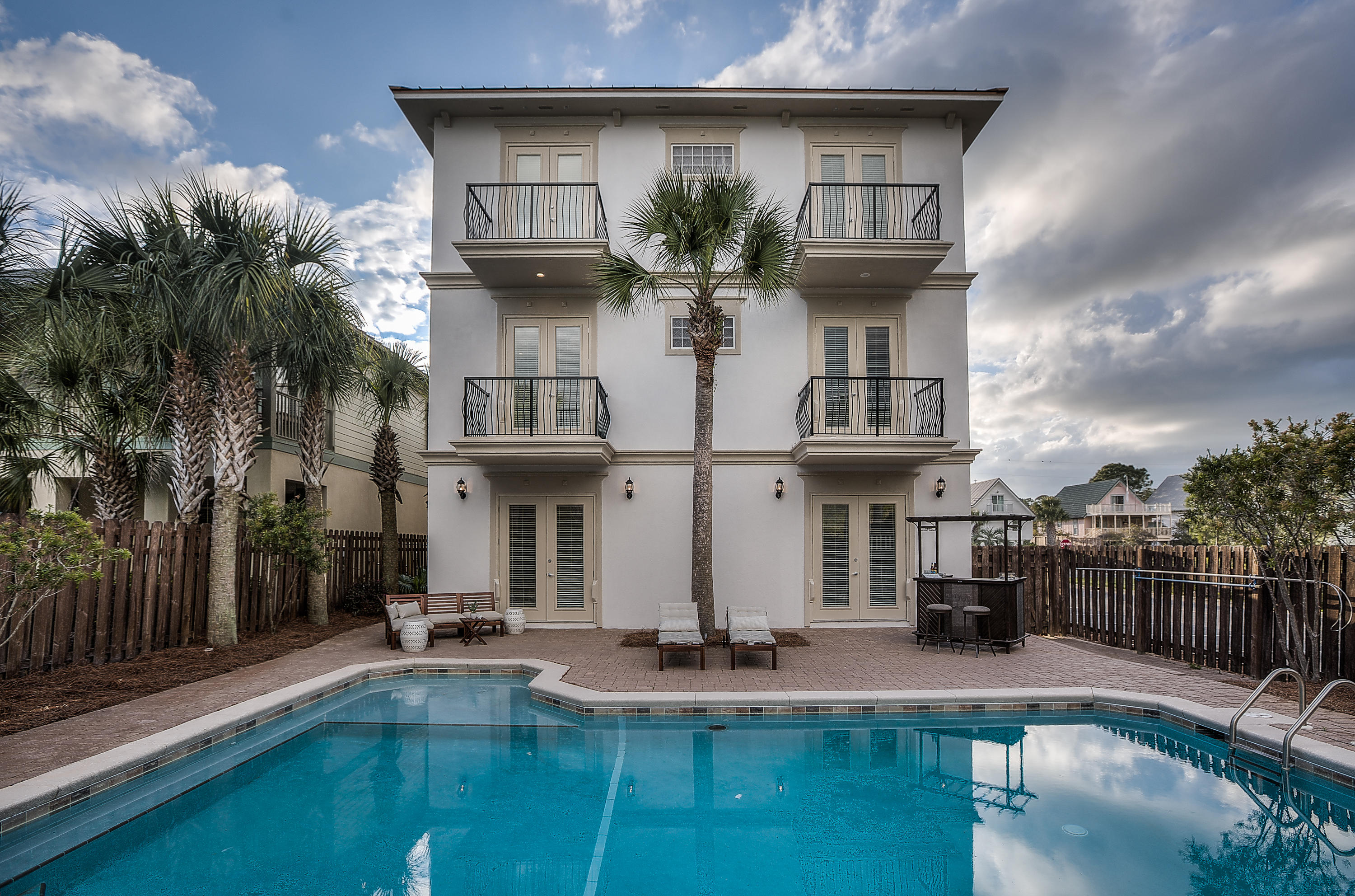 GULF SHORE MANOR - Residential