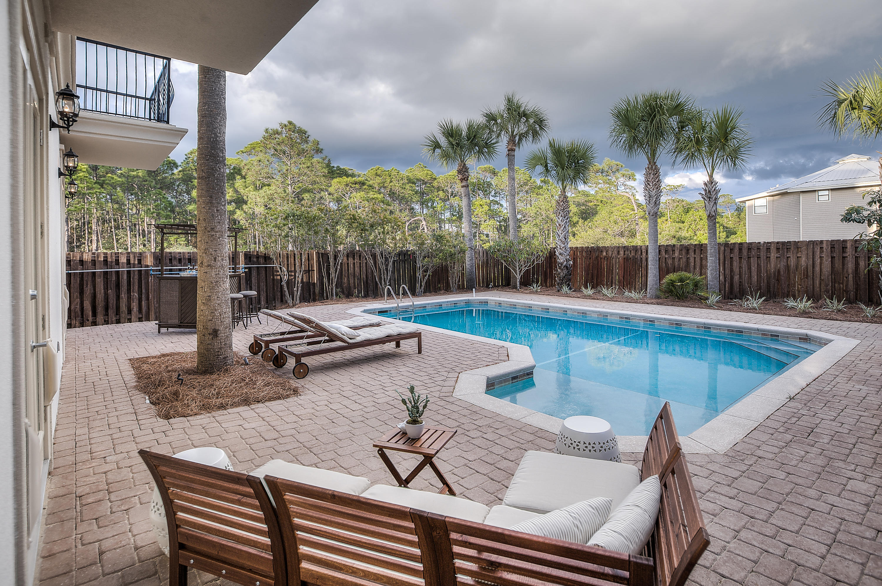GULF SHORE MANOR - Residential